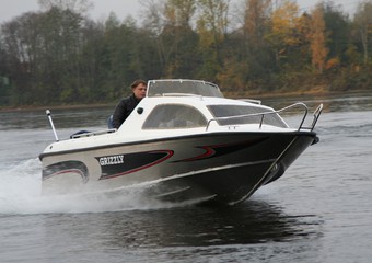 Катер GRIZZLY 520 HT