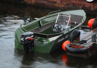 Моторно-гребная лодка Windboat 42СМ