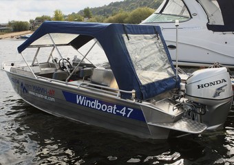 Моторно-гребная лодка Windboat 47pro 